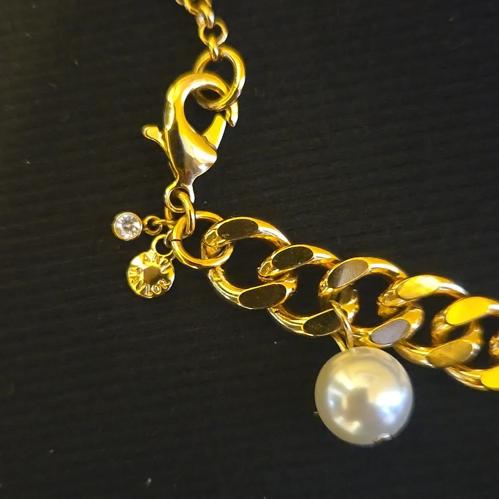 Ann Taylor Faux Pearls And Thick Gold Chain Necklace - Picture 2 of 8